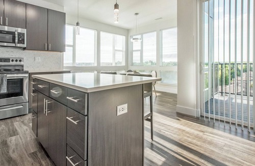 Indian Creek Appartement | Landing | Modern 2BD, Gym, Clubhouse