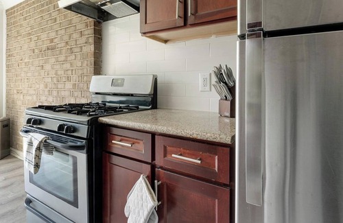 Greenbelt Appartement | Landing | Modern 2BD, Pool, Gym