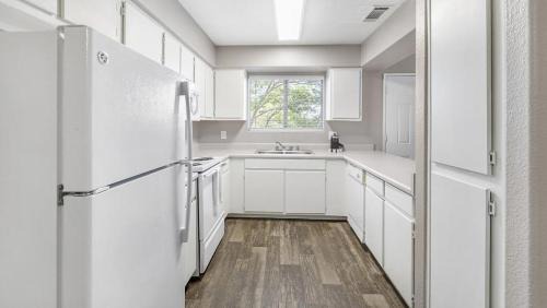 Sunrise Manor Appartement | Landing Modern Apartment with Amazing Amenities (ID1009X961)