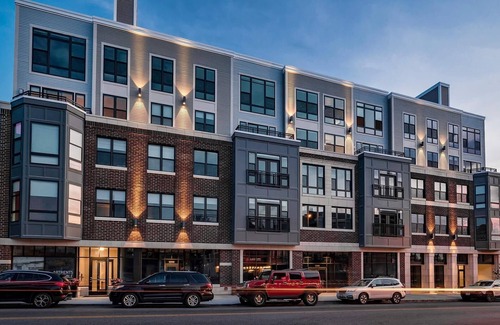 Little Italy Appartement | Landing at La Collina - 2 Bedrooms in University Circle