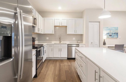 Willow Springs Appartement | Landing | Spectacular 2BD, Clubhouse, Pool