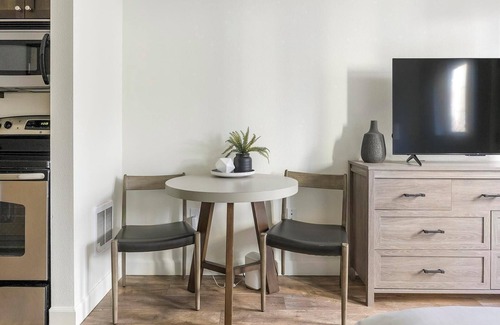 Pearl District Appartement | Landing | Spectacular Studio, Courtyard, Gym