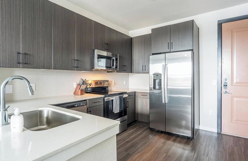 Wetmore Appartement | Landing | Stunning 1BD, Gym, Clubhouse