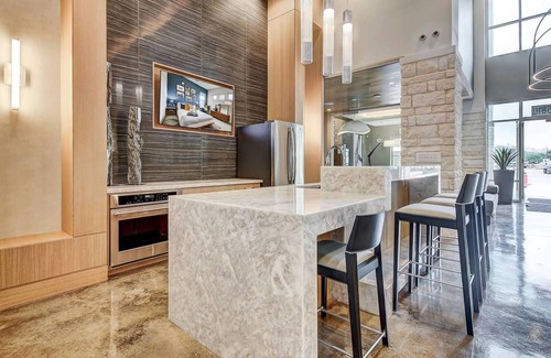 Wetmore Appartement | Landing | Stunning 1BD, Gym, Pool