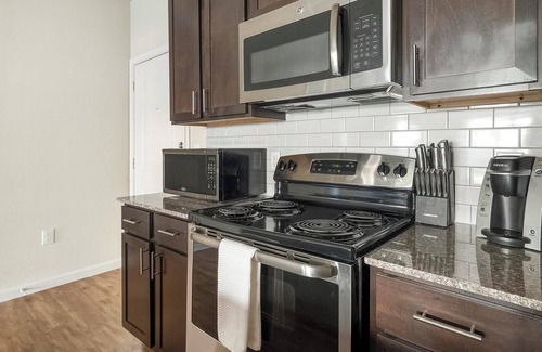 Austin Appartement | Landing at Bridge at Southpark Meadows - 1 Bedroom in Slaughter Creek