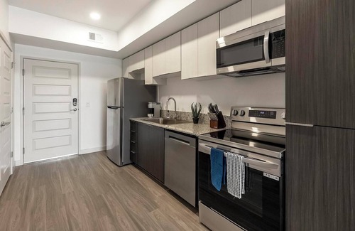 North Mountain Appartement | Landing | Stunning 1BD, Pool, Gym