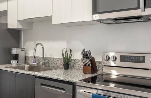 North Mountain Appartement | Landing | Stunning 1BD, Pool, Gym