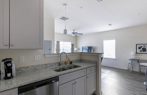 Fort Worth Appartement | Landing | Stunning 1BD, Yoga Studio, Gym