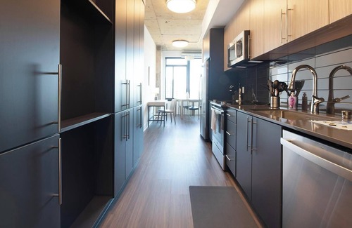 Baileys Crossroads Appartement | Landing | Stylish 1BD, Game Room, Gym