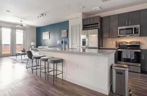 Wetmore Appartement | Landing | Stylish 1BD, Pool, Clubhouse