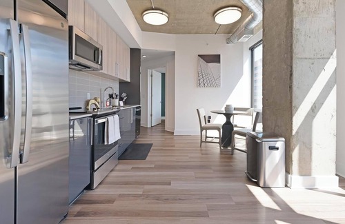 Baileys Crossroads Appartement | Landing | Stylish 2BD, Game Room, Gym