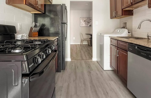 Greenbelt Appartement | Landing | Stylish 2BD, Gym, Pool