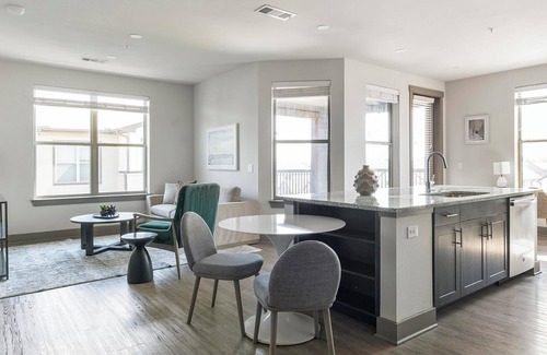 McKinney Appartement | Landing | Stylish 2BD, Pool, Gym