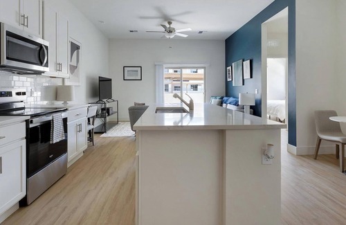 Casas Adobes Appartement | Landing | Stylish 2BD, Pool