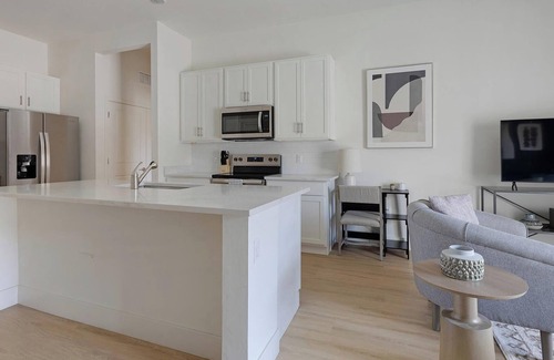 Casas Adobes Appartement | Landing | Stylish 2BD, Pool