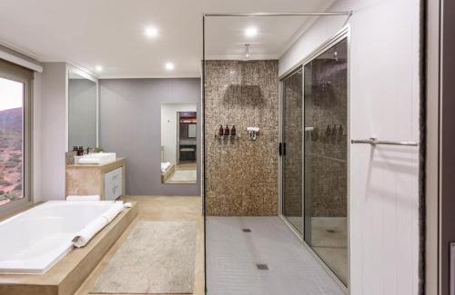Oudtshoorn Cabine | Landrani Farmstay
