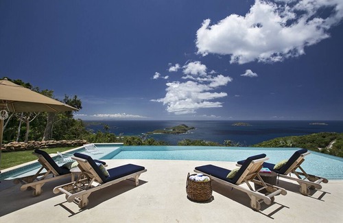 Estate Little Saint Thomas Villa | Langarra: Contemporain, domaine vierge avec 2 plages privées, vue sans fin