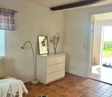 Lilla Beddinge Appartement | Lantlig lägenhet nära stranden