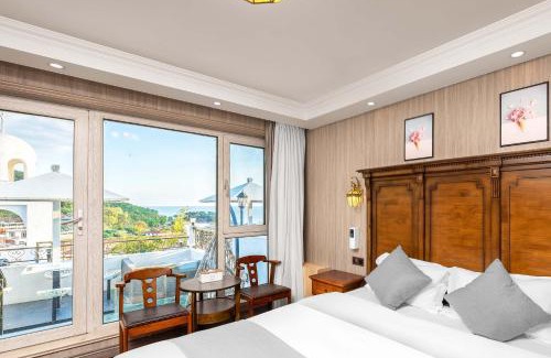 Laoshan Hôtel | Laoshan Swan Castle Immortal Residence bathing pool Health Garden B&B