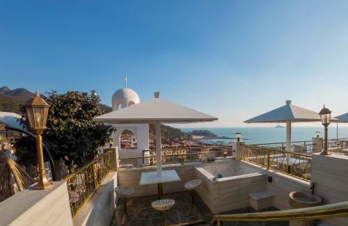 Laoshan Hôtel | Laoshan Swan Castle Immortal Residence bathing pool Health Garden B&B