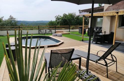 Lachapelle-Auzac Maison | LAPAUSEDEGOUT piscine chambres climatisées jacuzzi terrasse
