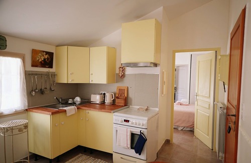 Montfavet Appartement | LaPetite Maison Abigail, Peaceful home in Avignon