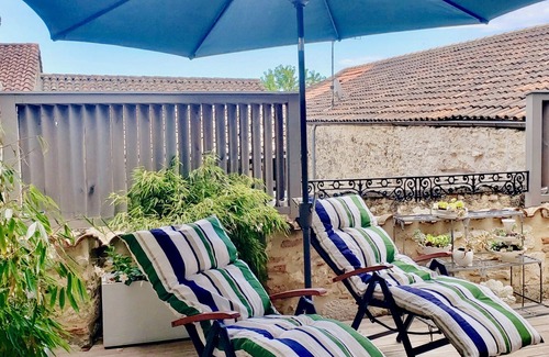 Villereal Maison | Grande maison bourgeoise 260m2 et Terrasse 36m2 Coeur de Bastide.Chromecast Tv