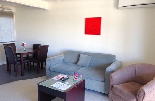 Capital Hill Appartement | Griffith Grand 1 chambre à coucher Parking gratuit