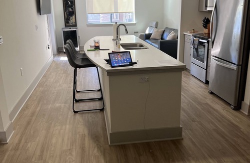 Desert View Village Appartement | Large 1 br over 800 sq ft. Ground level pool view workout and car space