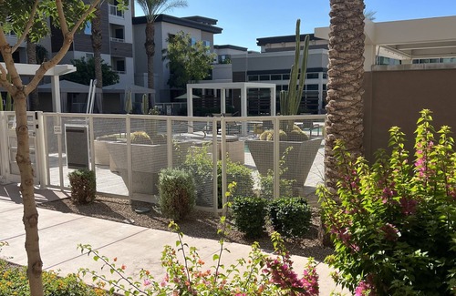Desert View Village Appartement | Large 1 br over 800 sq ft. Ground level pool view workout and car space