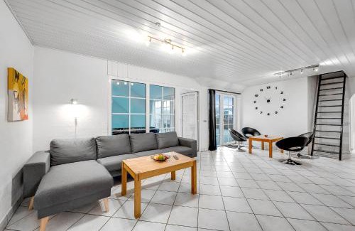 Lodbjerg Hede Maison | Large 14-Person Pool House - 1004