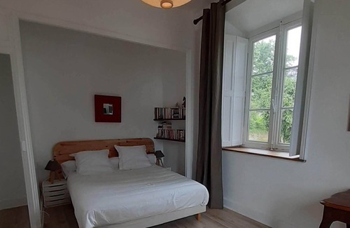 Vernaison Maison | Grand appartement 150m2 avec Piscine au Château des Roches à 15' de Lyon