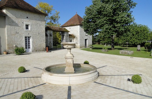 Bouin Maison | Large 18th century property