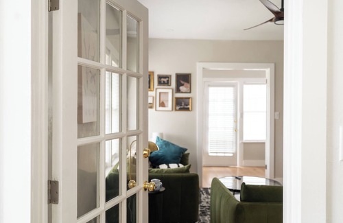 Lincoln Terrace Copropriété | Large 2bd 2ba beautiful home in historical neighborhood center to everything.