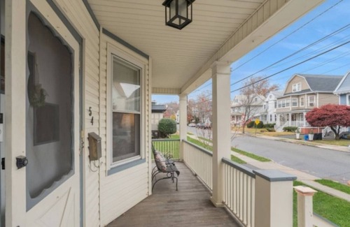 West Orange Appartement | Large 2BR Apt w/Balcony | Quick NYC Train