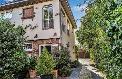 Hawthorn East Appartement | Large 3 Bed Art Deco Apartment in Camberwell
