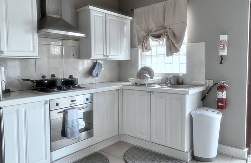 Brighton Appartement | Grand 3 chambres + équipements gratuits + proche de tout