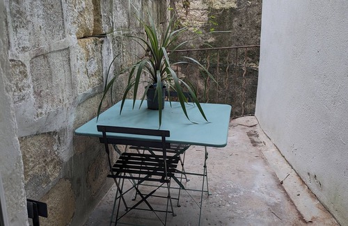 Sommieres Appartement | Grand 3 pièces en coeur de village à Sommières, dans immeuble du 16e siècle