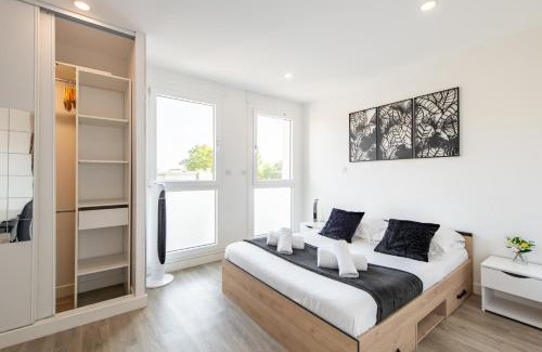 Mont-Mesly Appartement | Large 4 Bedroom Apartment near metro - only 30 minutes to Paris and Disneyland
