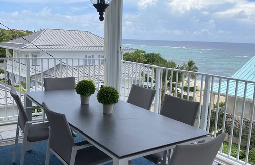 Savannah Copropriété | Large 4 Bedroom Beach Front Condo
