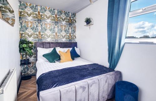 Birmingham Maison | Large 4 Bedroom House - Sleeps 10 - Birmingham City Centre - Perfect for Work, Families, Groups, Business Travellers & Contractors - FREE PARKING - By 02 Academy, Bullring, Newstreet, Selfridges - SMART TVs in all rooms