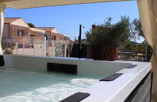 Pezenas Villa | Grande maison de 4 chambres avec piscine à Pezenas