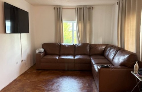 Drapers Maison | Large 4 bedroom with views!
