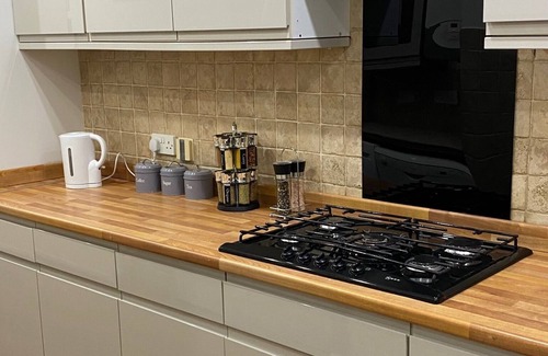 Weston by Wellend Maison | Large 4 Bedrooms House in Coventry for Contractor