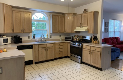 Brick Maison | Large 4br Beautiful Fully Furnished Home-Winter/Spring Serenity at the NJ Shore