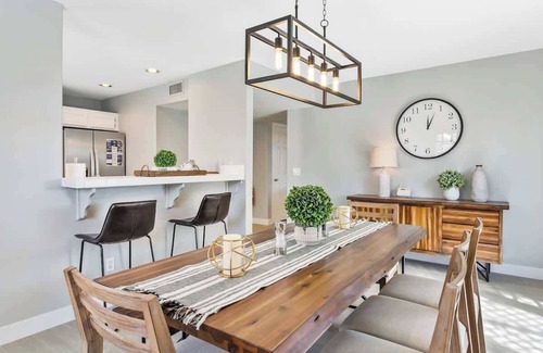Las Vegas Maison | ❤️ Large 4BR Beauty with Pool & Amazing Backyard!