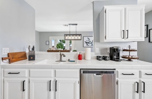 Las Vegas Maison | ❤️ Large 4BR Beauty with Pool & Amazing Backyard!