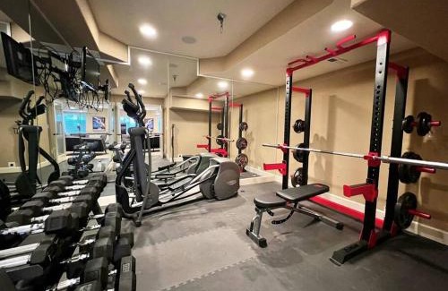 Castle Rock Maison | Large 5BR 4,5Bath Retreat - Gym - Games - Office - I-25