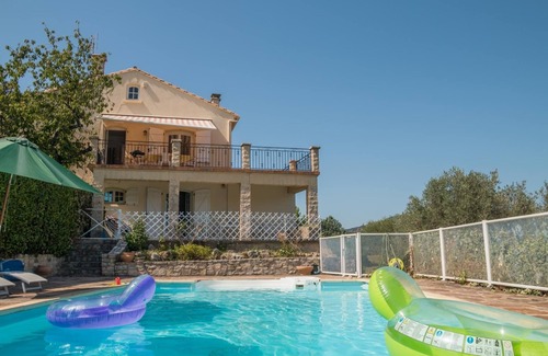 Le Bousquet-d'Orb Maison | Grande villa 6-8 personnes avec piscine à 30mn du Lac du Salagou