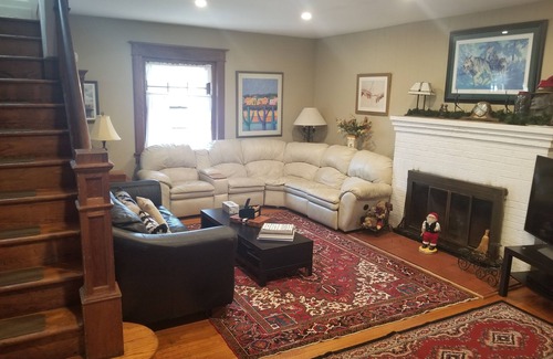 Pitman Maison | Grande Colonial 6 chambres avec suite inlaw près de l'Université Rowan